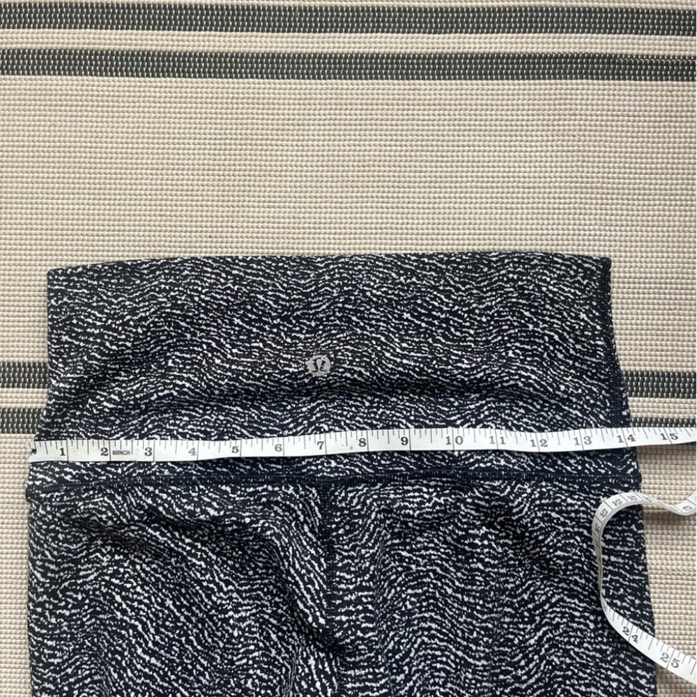 Lululemon Wunder Under Luon Ripple Jacquard Crop White Black Align - Picture 4 of 10